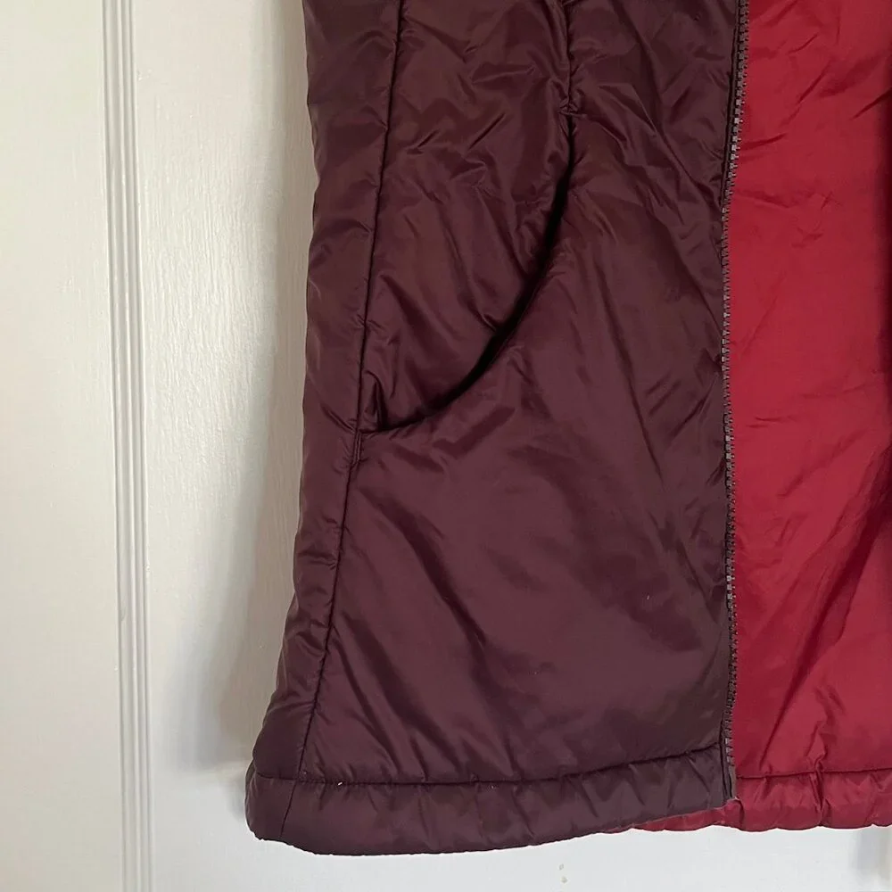 Lululemon Layer Up Reversible Insulated Vest in Bordeaux and Red | Size 4 - Picture 9 of 16